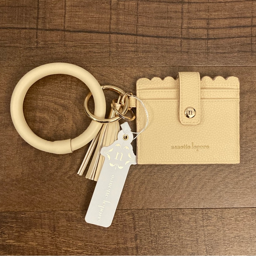 Nanette Lepore NWT Neutral Cream Scalloped Cardholder Keyring Wristlet w/ Tassel